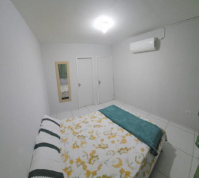 Casa pequena condomínio familiar tranquilo